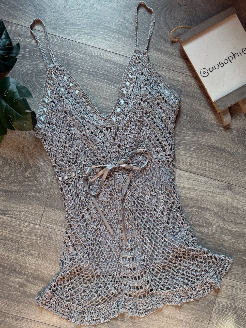 American Attitudes Grey Crochet Sleeveless Top w Silver Ribbon Trim. Size L
